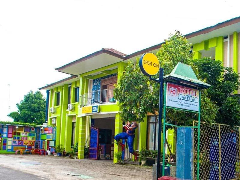 The Paragon Hotel Cilacap Redpartner Eksteriør billede