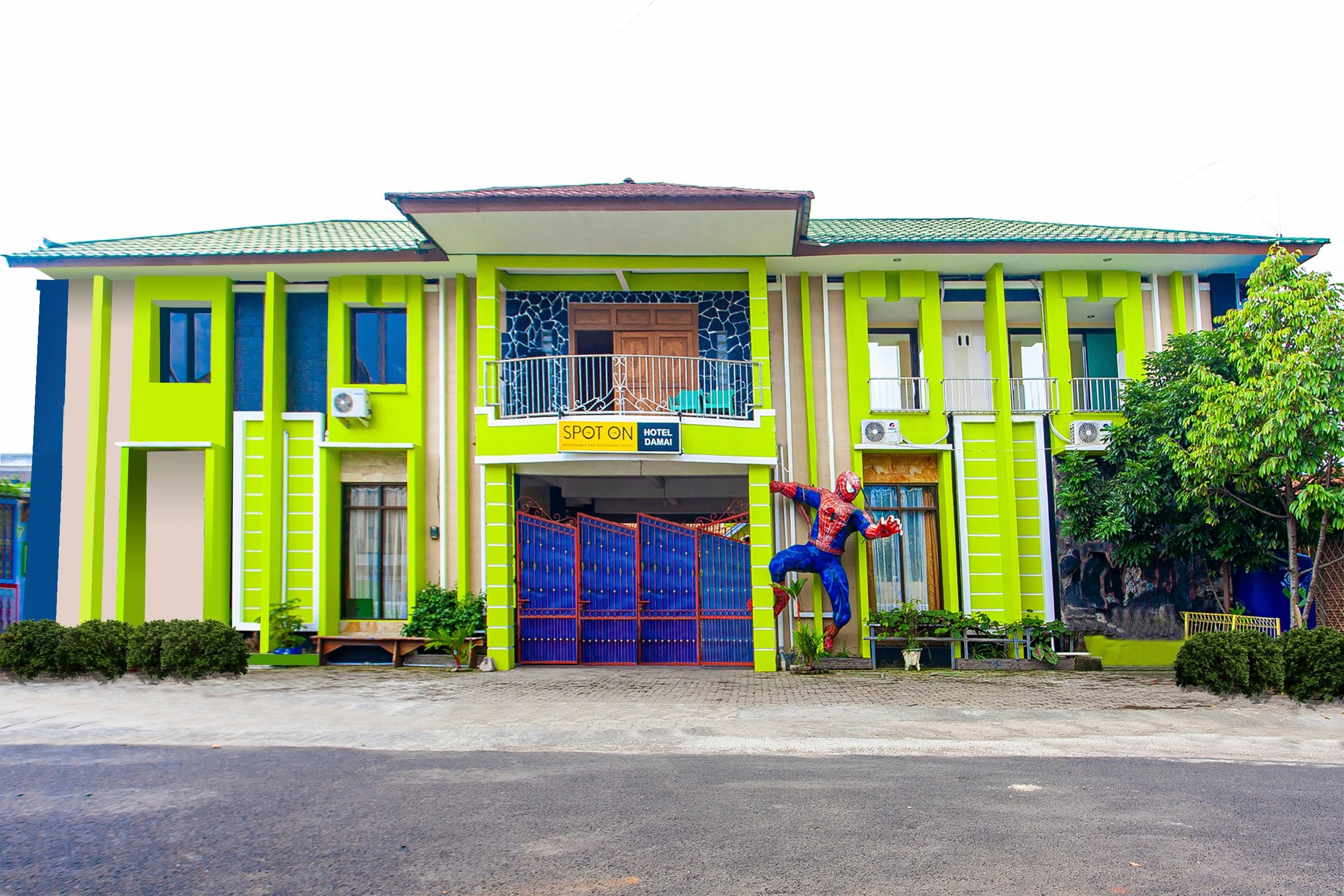 The Paragon Hotel Cilacap Redpartner Eksteriør billede
