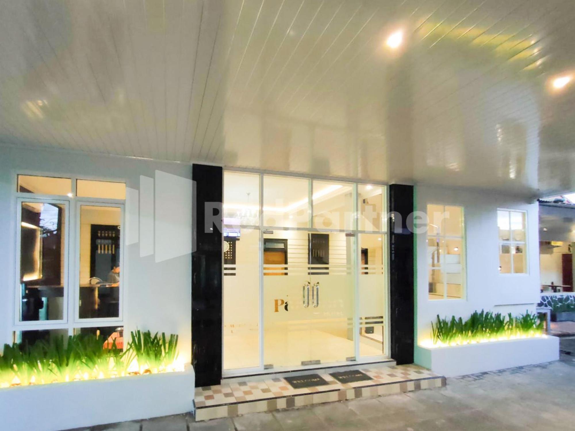 The Paragon Hotel Cilacap Redpartner Eksteriør billede